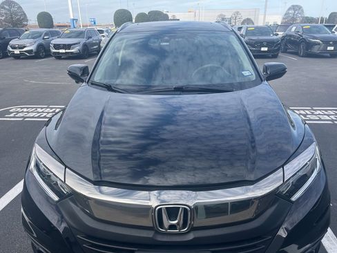 Used 2019 Honda HR-V EX image 2