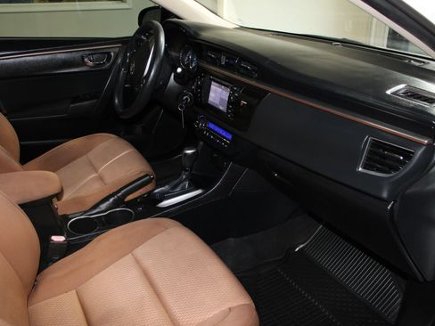 Used 2014 Toyota Corolla LE FWD image 24