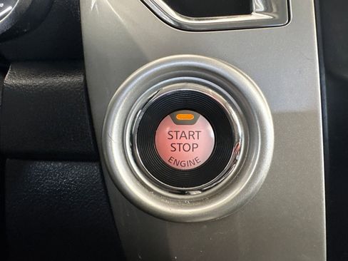 Used 2021 Nissan Titan SV w/ SV Convenience Package RWD image 19