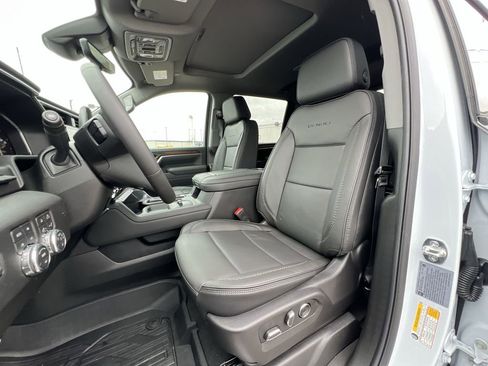 New 2026 GMC Sierra 3500 Denali w/ Denali Reserve Package image 20