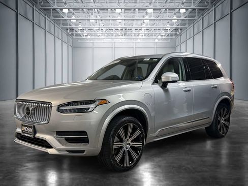 Used 2023 Volvo XC90 T8 Plus w/ Protection Package Premier AWD/4WD image 1