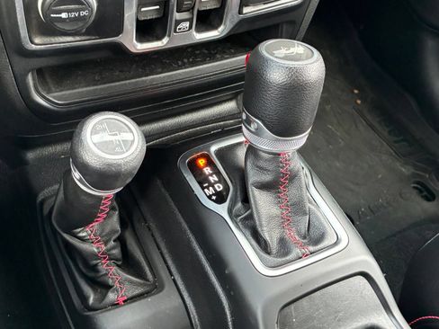 Used 2020 Jeep Wrangler Unlimited Sport AWD/4WD image 25