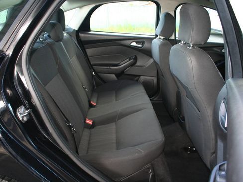 Used 2017 Ford Focus SE image 19