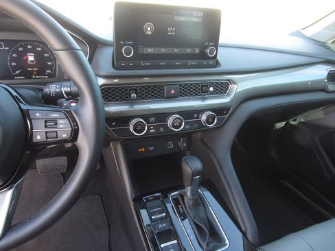 Certified 2025 Acura Integra image 17