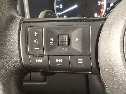 Used 2021 Nissan Rogue SV image 22