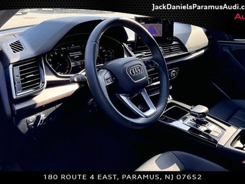 Used 2023 Audi Q5 2.0T Premium w/ Convenience Package AWD/4WD image 11