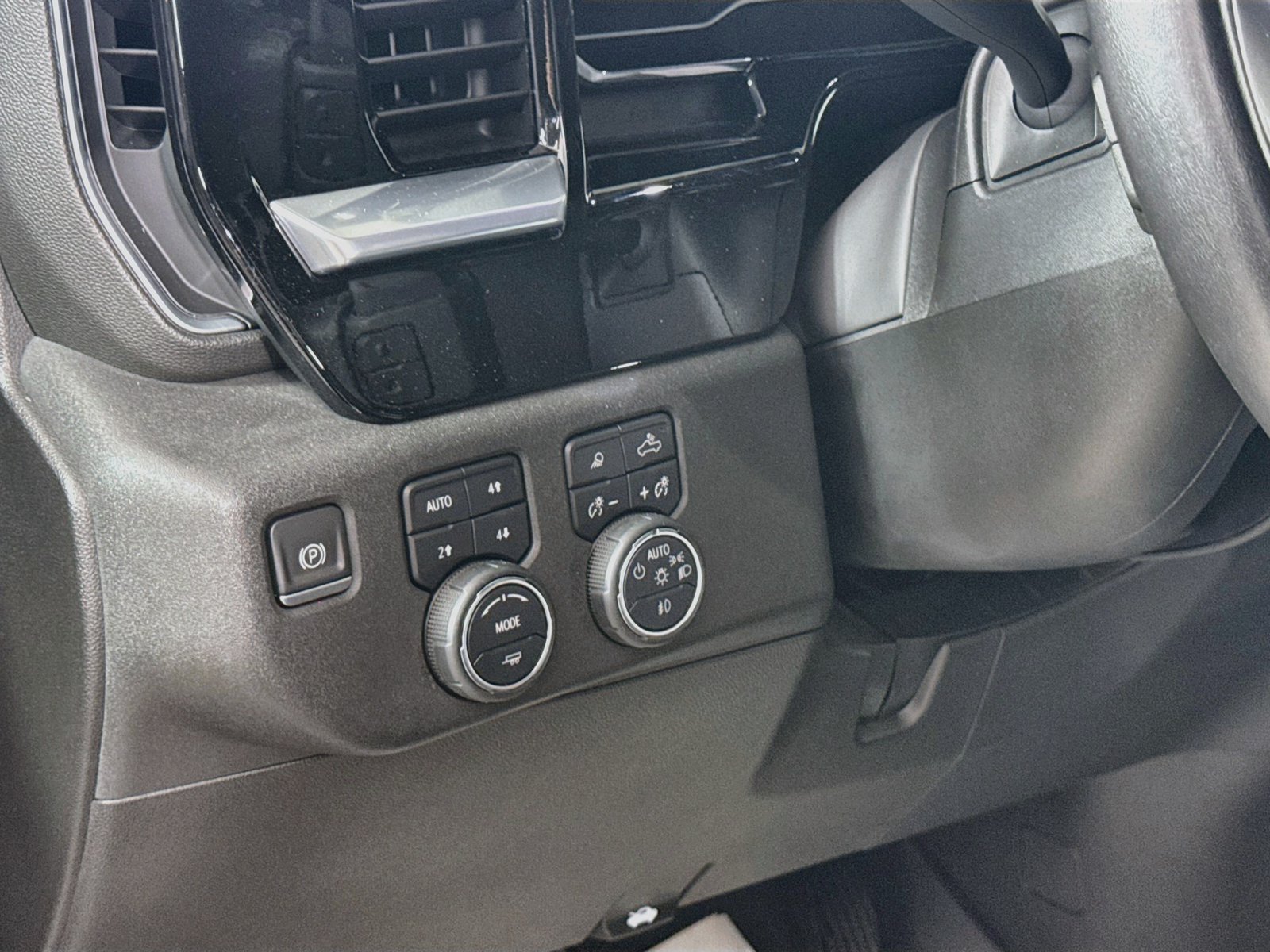 Used 2022 Chevrolet Silverado 1500 RST AWD/4WD image 13