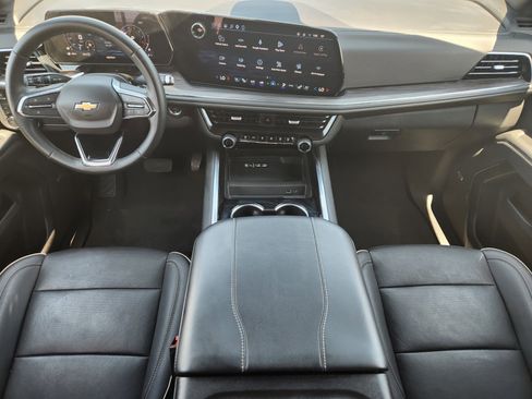 Used 2025 Chevrolet Tahoe Premier AWD/4WD image 25