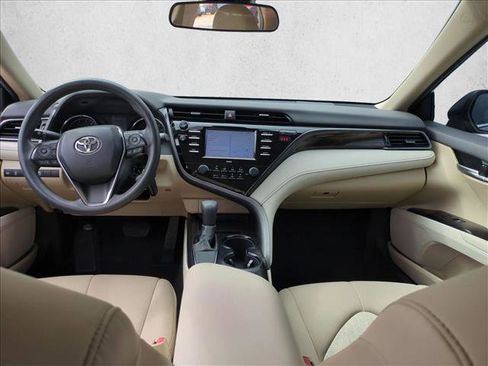 Used 2020 Toyota Camry LE image 16
