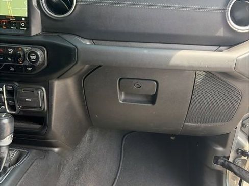 Used 2021 Jeep Gladiator Overland AWD/4WD image 23
