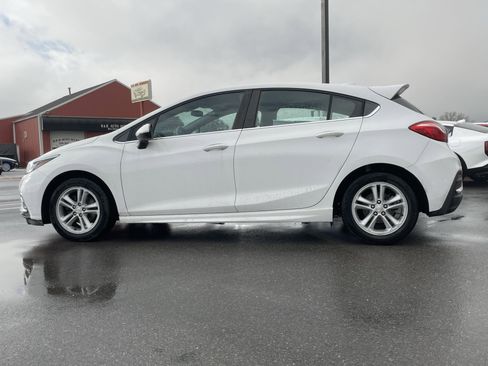 Used 2017 Chevrolet Cruze LT w/ Convenience Package image 7