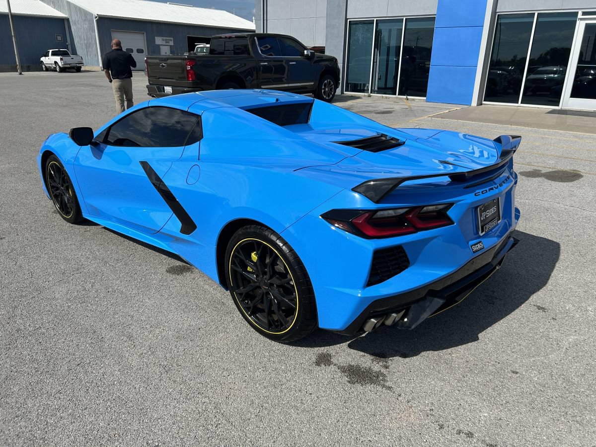 Used 2023 Chevrolet Corvette Stingray Premium Conv w/ Z51 Performance Package RWD image 6