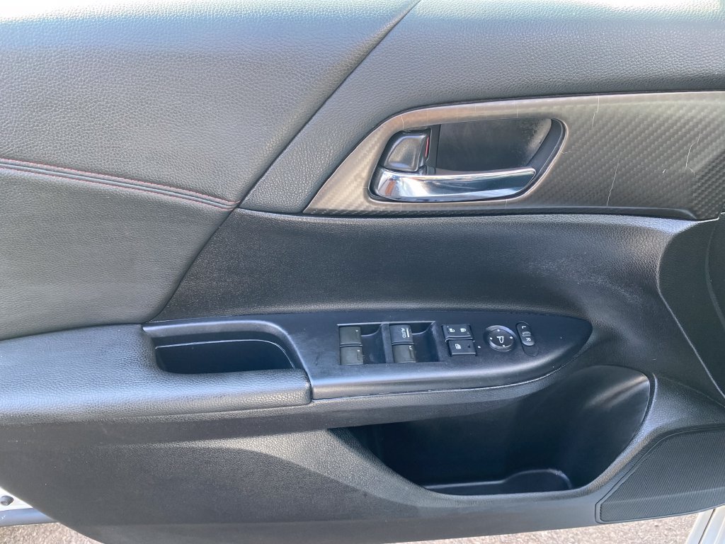 Used 2017 Honda Accord Sport Special Edition image 12
