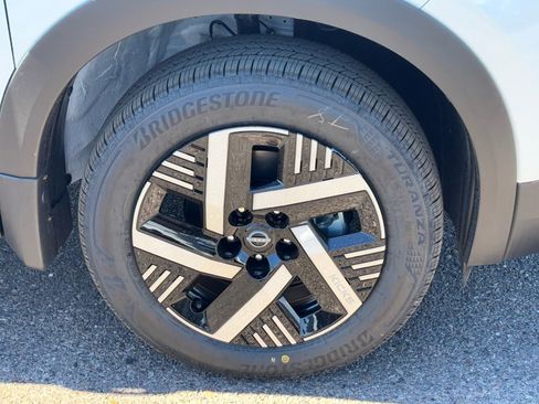 New 2026 Nissan Kicks SV image 10