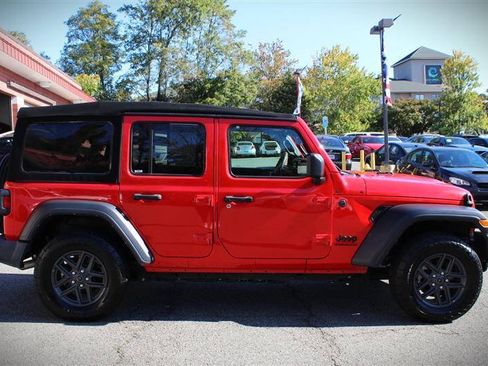 Used 2024 Jeep Wrangler Unlimited Sport AWD/4WD image 6