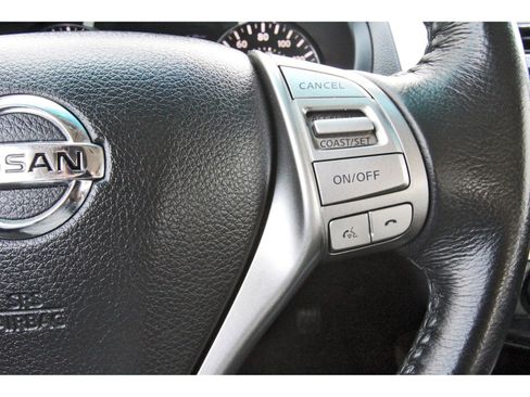 Used 2015 Nissan Altima 2.5 SV w/ Convenience Package image 19