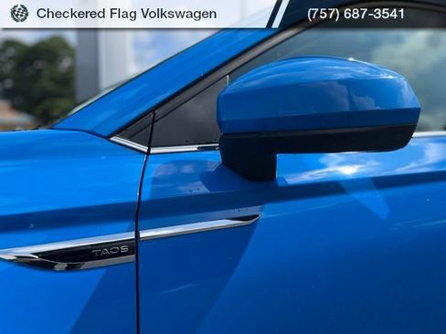 Used 2023 Volkswagen Taos SEL AWD/4WD image 2
