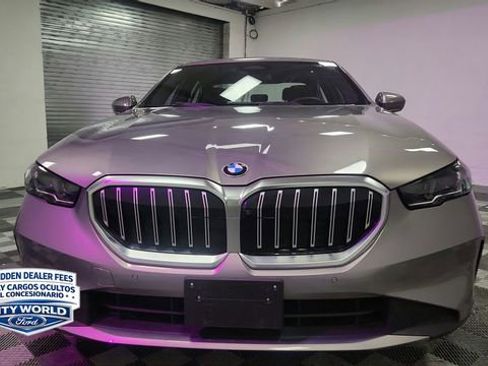 Used 2024 BMW 530i RWD image 3