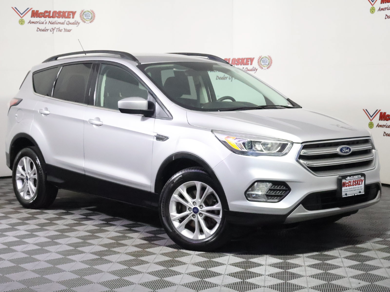 Used 2017 Ford Escape SE w/ Equipment Group 201A AWD/4WD image 2