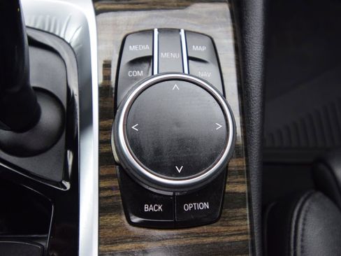 Used 2020 BMW 530i w/ Convenience Package image 38