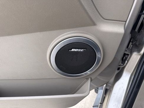 Used 2004 HUMMER H2 w/ Preferred Equipment Group image 41