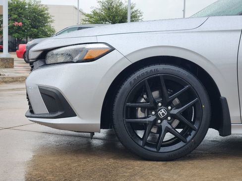 Used 2023 Honda Civic Sport image 8