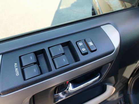 Used 2016 Toyota 4Runner SR5 image 17