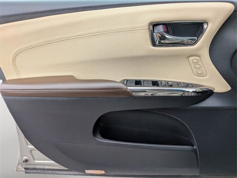 Used 2017 Toyota Avalon XLE Premium image 23