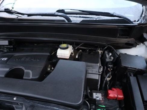 Used 2019 Nissan Pathfinder SV image 40