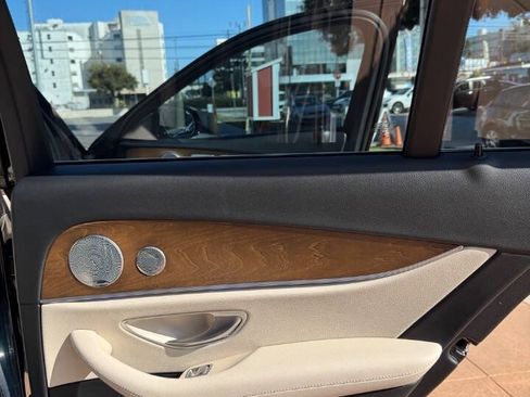 Used 2017 Mercedes-Benz E 300 image 21
