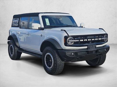 Certified 2024 Ford Bronco Outer Banks w/ Sasquatch Package image 3