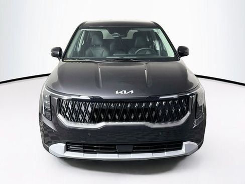 New 2027 Kia Carnival FWD image 2