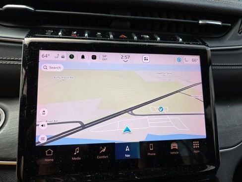 Used 2023 Jeep Grand Cherokee L Limited image 11