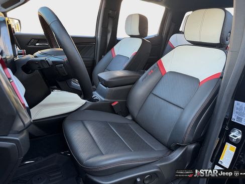 Used 2024 GMC Canyon AT4X AWD/4WD image 10
