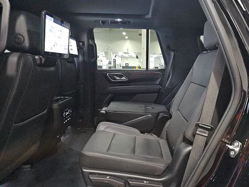 Used 2023 Chevrolet Tahoe Z71 w/ Luxury Package AWD/4WD image 10