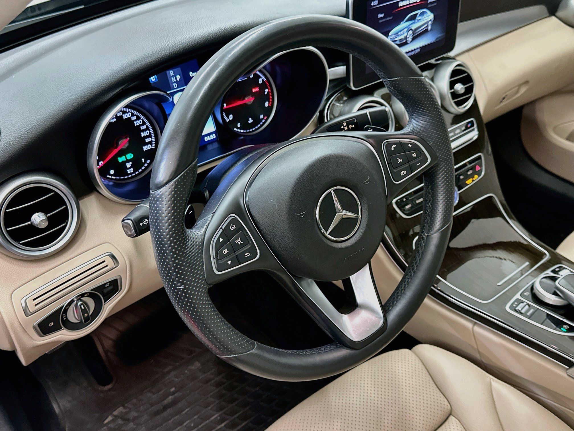Used 2018 Mercedes-Benz C 300 4MATIC Sedan image 18