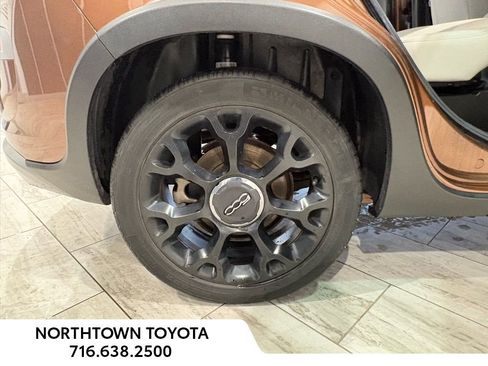 Used 2018 FIAT 500L Trekking w/ Urbana Appearance Package image 32