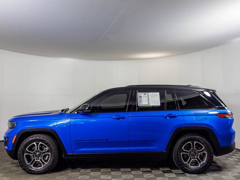 Used 2022 Jeep Grand Cherokee Trailhawk w/ Luxury Tech Group III AWD/4WD image 23