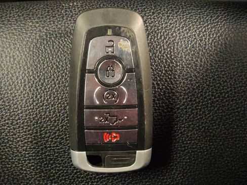 Used 2020 Ford Fusion SEL FWD image 32