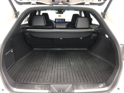 Used 2023 Toyota Venza Limited image 25