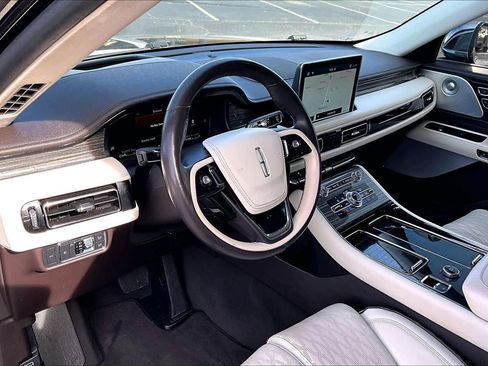 Used 2022 Lincoln Aviator Black Label w/ Dynamic Handling Package image 17