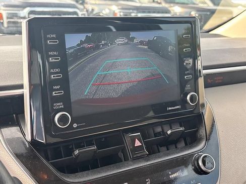 Used 2021 Toyota Corolla LE FWD image 29