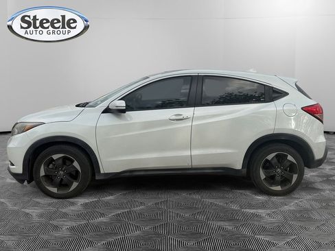 Used 2018 Honda HR-V EX image 2
