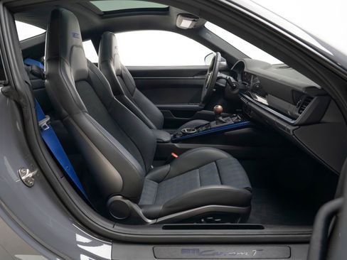 Used 2026 Porsche 911 Carrera T RWD image 17