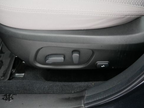 Used 2018 Subaru Forester 2.5i Premium w/ All-Weather Package image 20