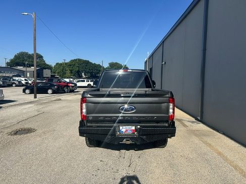 Used 2017 Ford F250 Lariat w/ FX4 Off-Road Package AWD/4WD image 4
