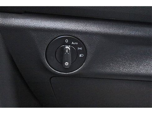 Used 2019 Volkswagen Jetta SEL w/ Cold Weather Package image 21