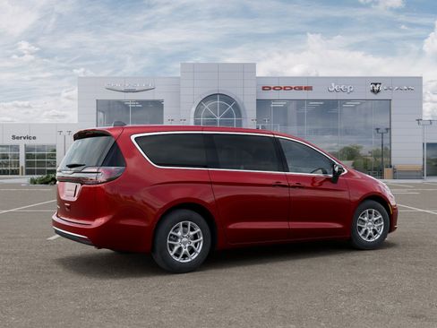 New 2026 Chrysler Pacifica Select image 4