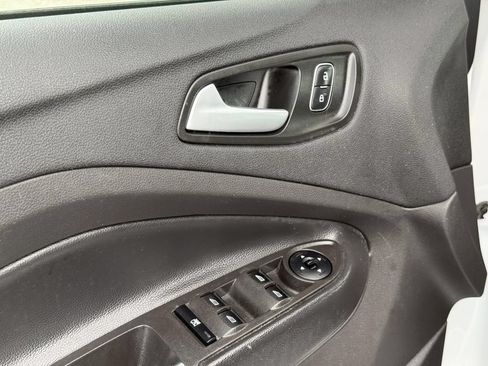 Used 2018 Ford Escape SE w/ SE Sport Appearance Package FWD image 21