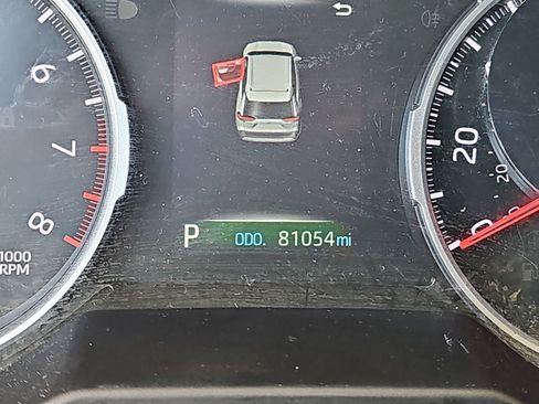Used 2022 Toyota RAV4 LE FWD image 9